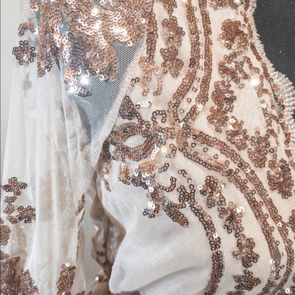 Elegant nude romper - Picture 3 of 3